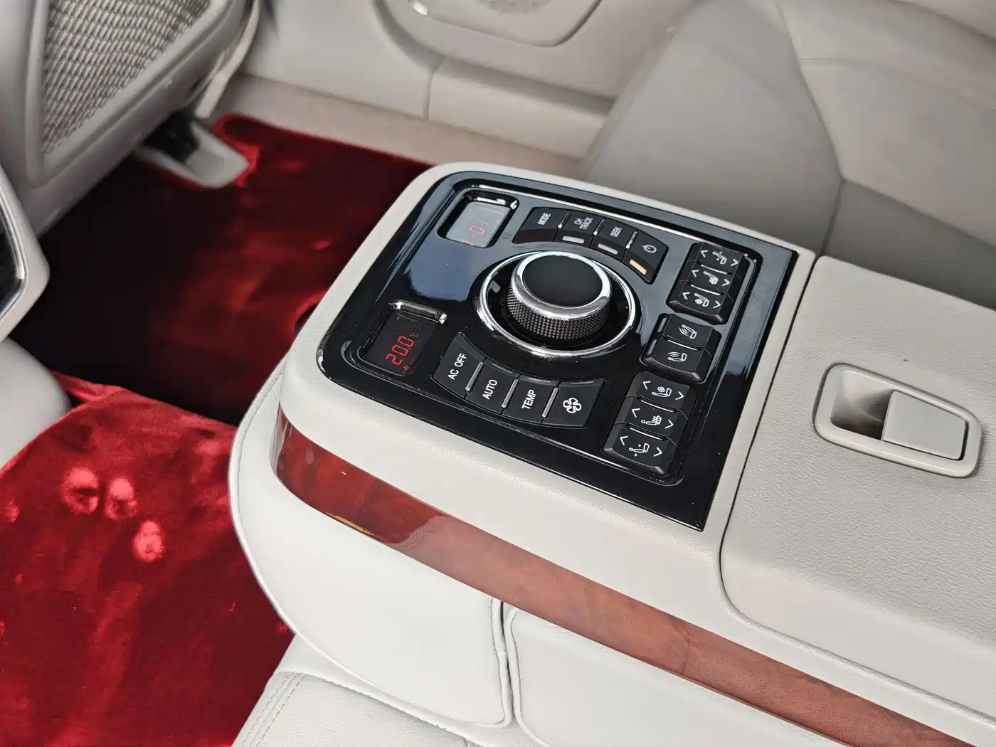 Hongqi H7 2017 2015 2.0T Luxury