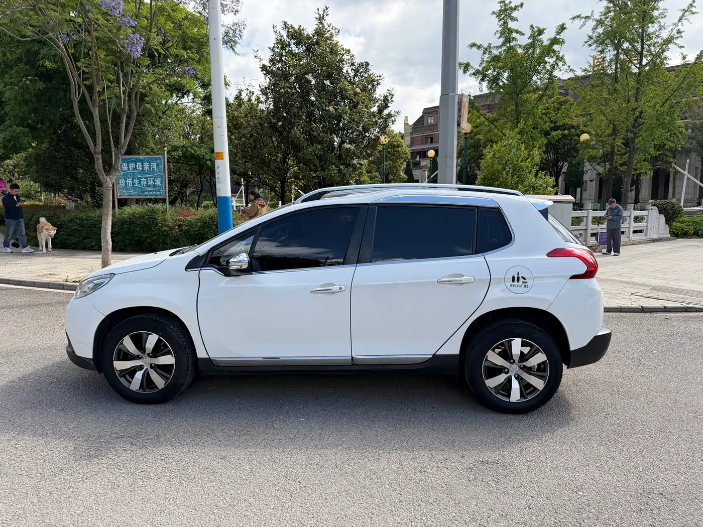 Peugeot 2008 2014 1.6L Automatic Navigation Edition фото 8