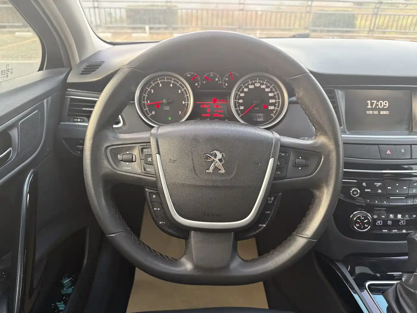 Peugeot 508 2016 1.6THP Automatic Smart Edition фото 14