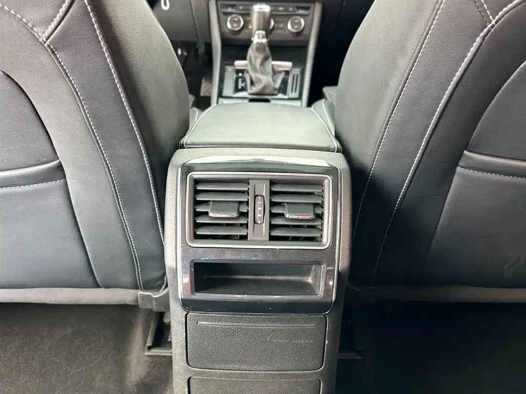 Škoda Superb 2016 TSI330 DSG Pioneer Edition фото 20