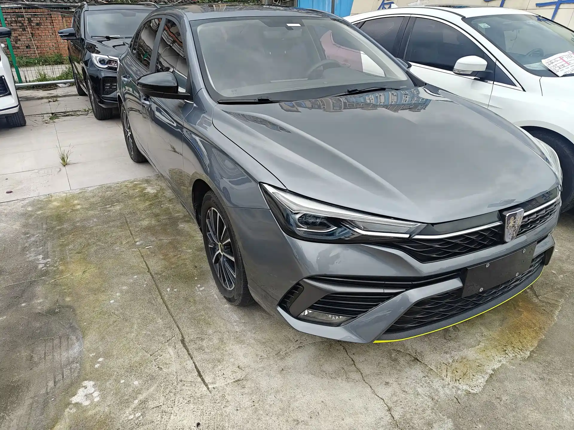 Фото 3 - Roewe i5