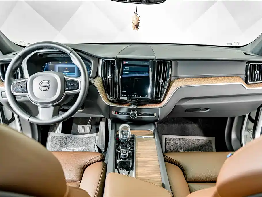 Volvo XC60 Plug-in Hybrid 2024 2023 T8 PHEV Long Range AWD Inscription Luxury Enjoyment Edition