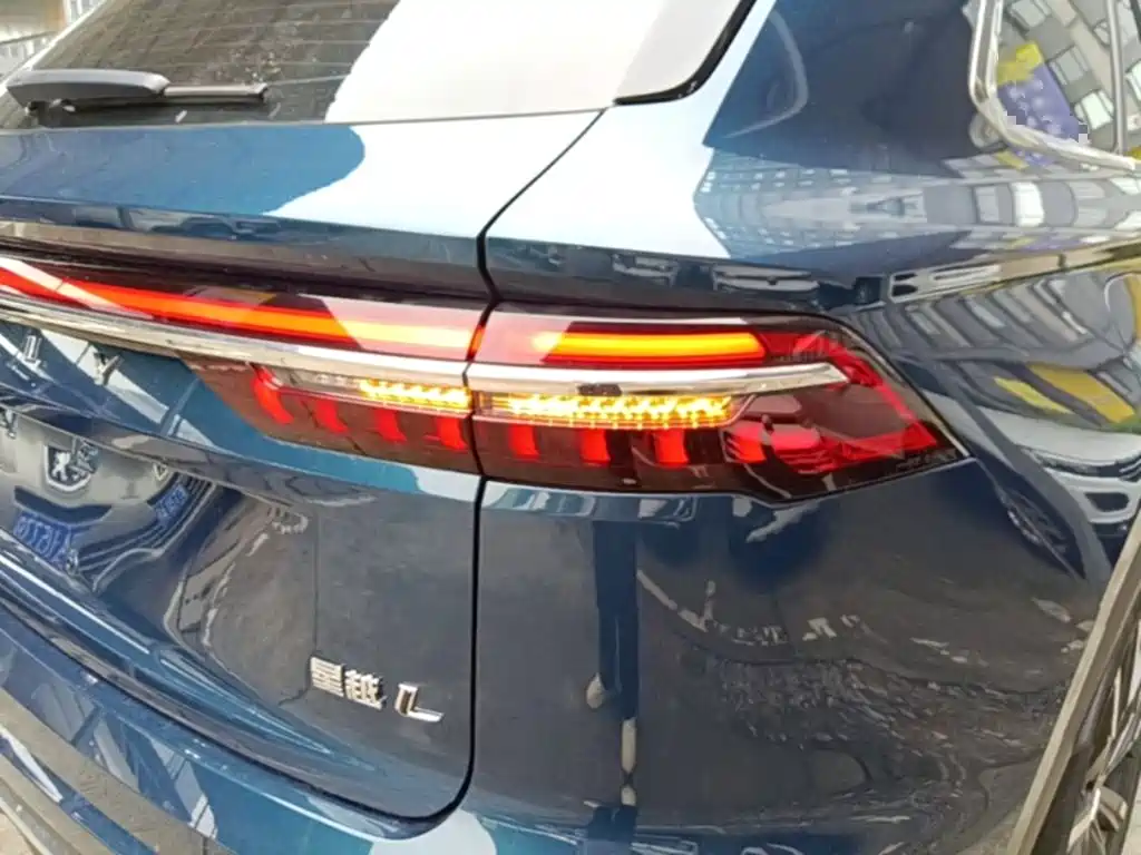 Фото 8 - Geely Monjaro