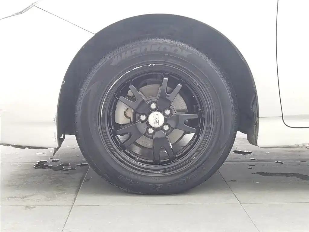 Toyota Prius 2012 1.8L Luxury Advanced Edition фото 17
