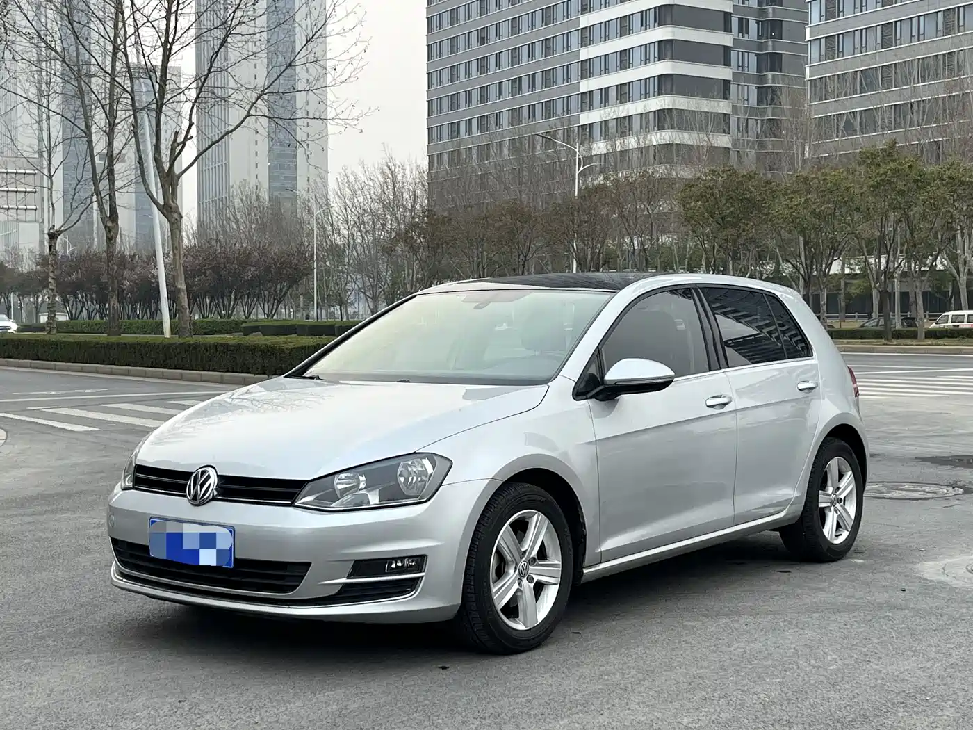 Фото 1 - Volkswagen Golf