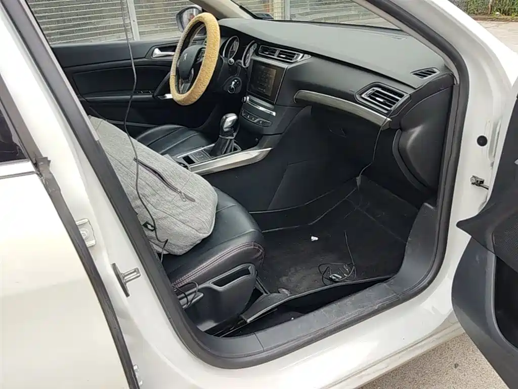 Peugeot 408 2014 1.8L Automatic Luxury Edition фото 11