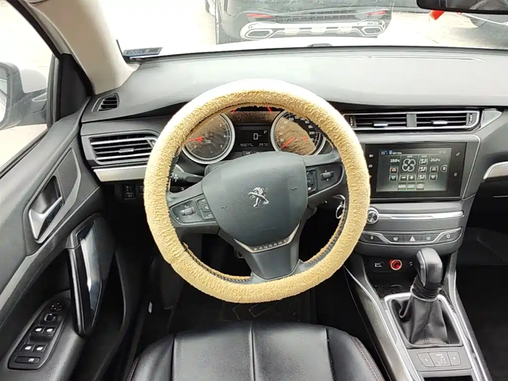 Peugeot 408 2014 1.8L Automatic Luxury Edition фото 17