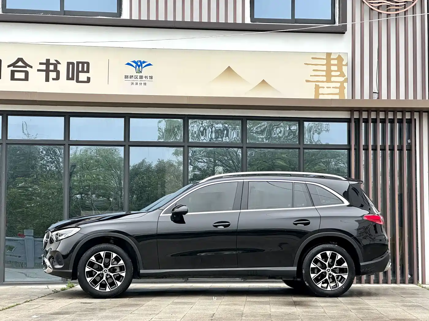 Mercedes-Benz GLC 2023 GLC 260 L 4MATIC Sport 5-seater фото 13