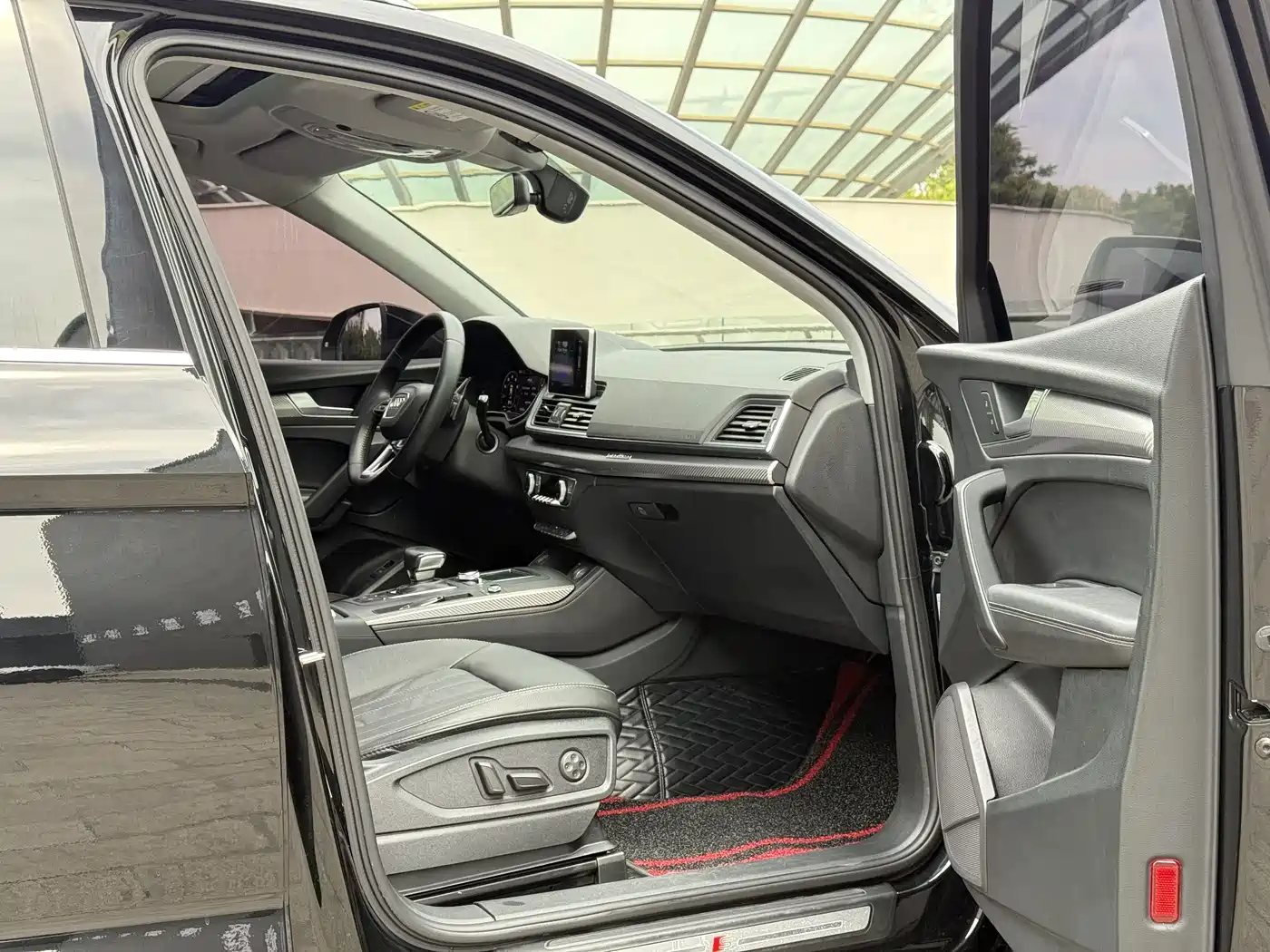 Audi Q5L 2020 Facelift 40 TFSI Honor Fashion фото 10