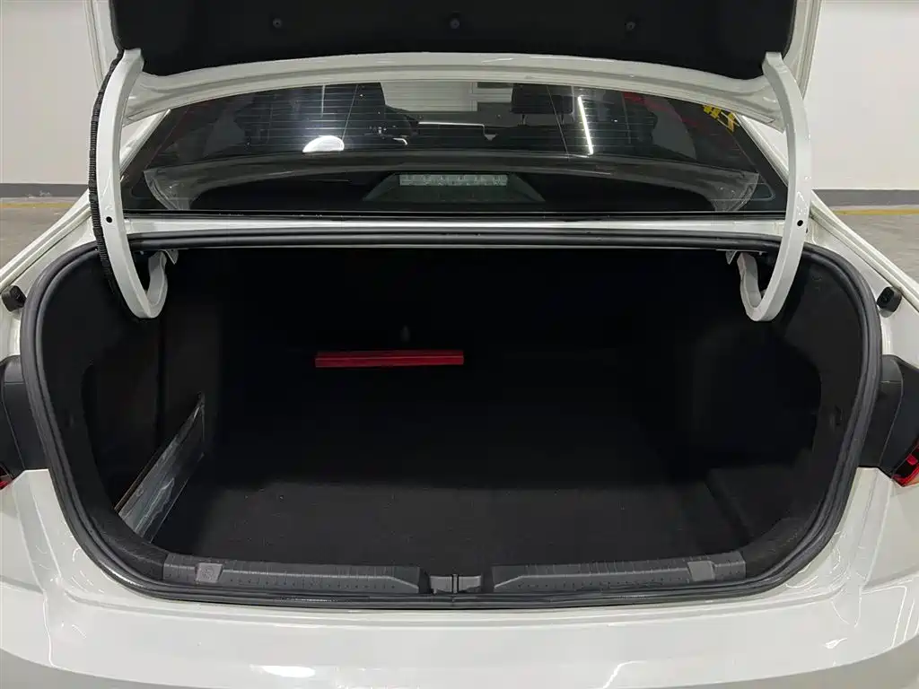 Volkswagen Bora 2023 200TSI DSG Yuexing Edition фото 7