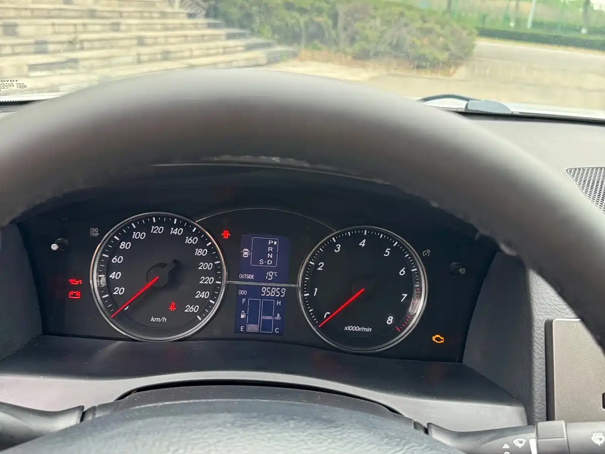 Toyota Reiz 2008 2.5S Special Commemorative Edition фото 19