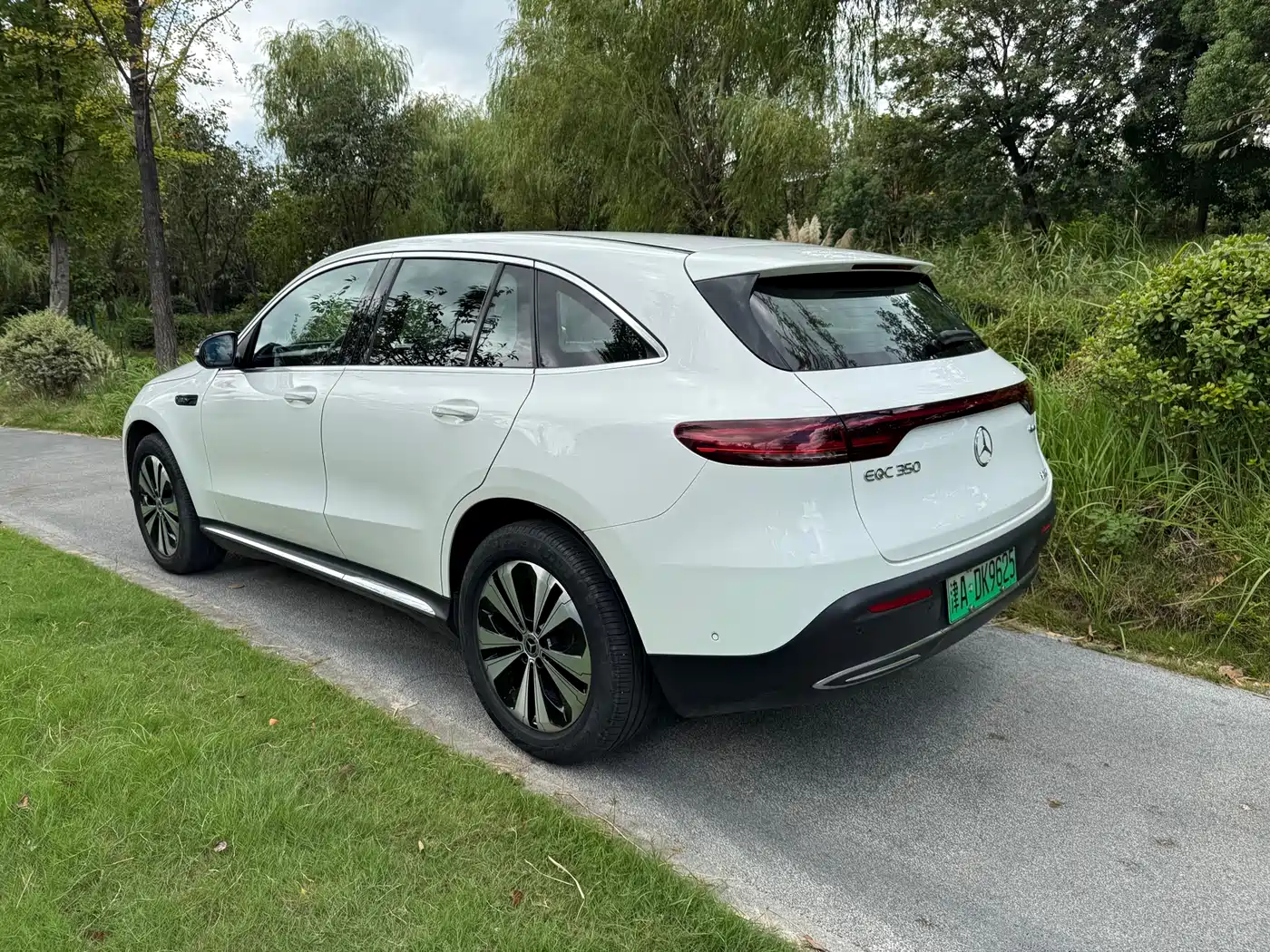 MERCEDES-BENZ EQC