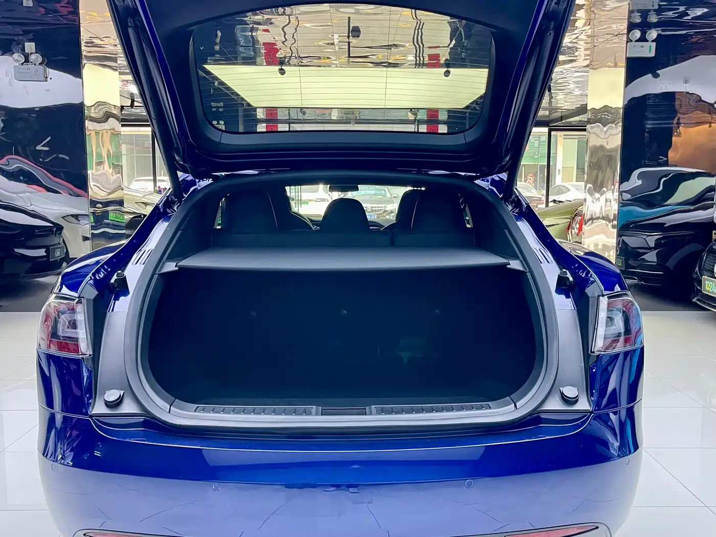 TESLA MODEL S