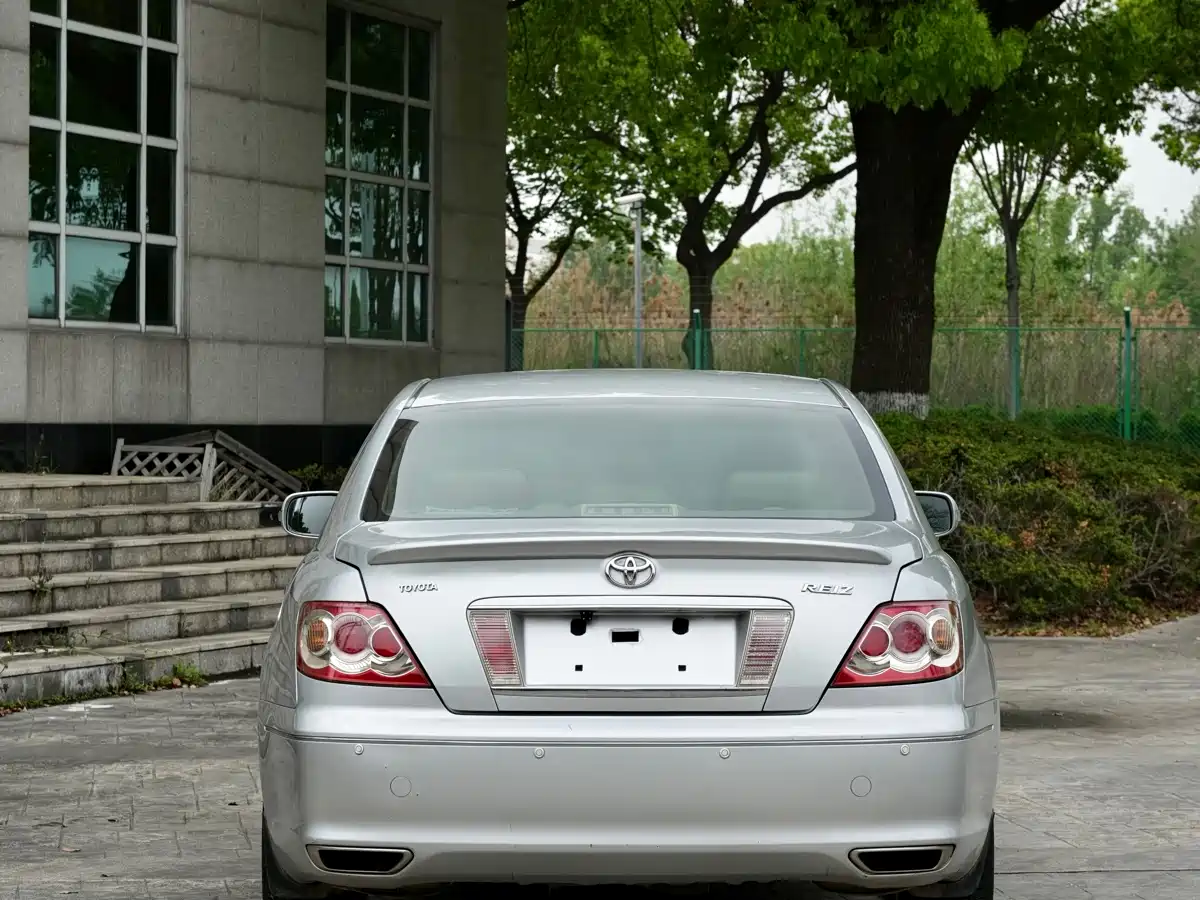 Toyota Reiz 2008 2.5S Special Commemorative Edition фото 5