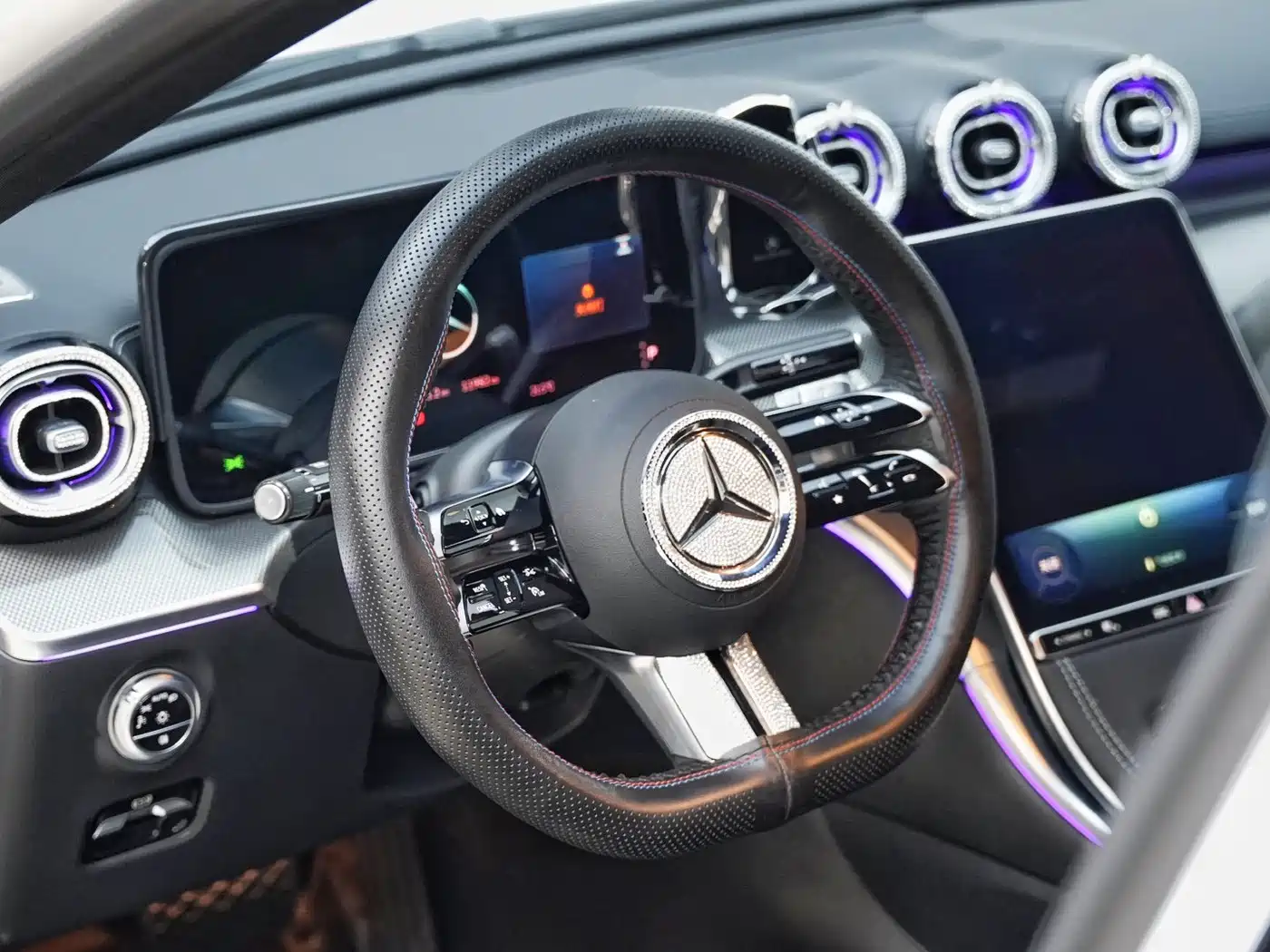 Mercedes-Benz C-Class 2025 C 260 L Sport Edition фото 6