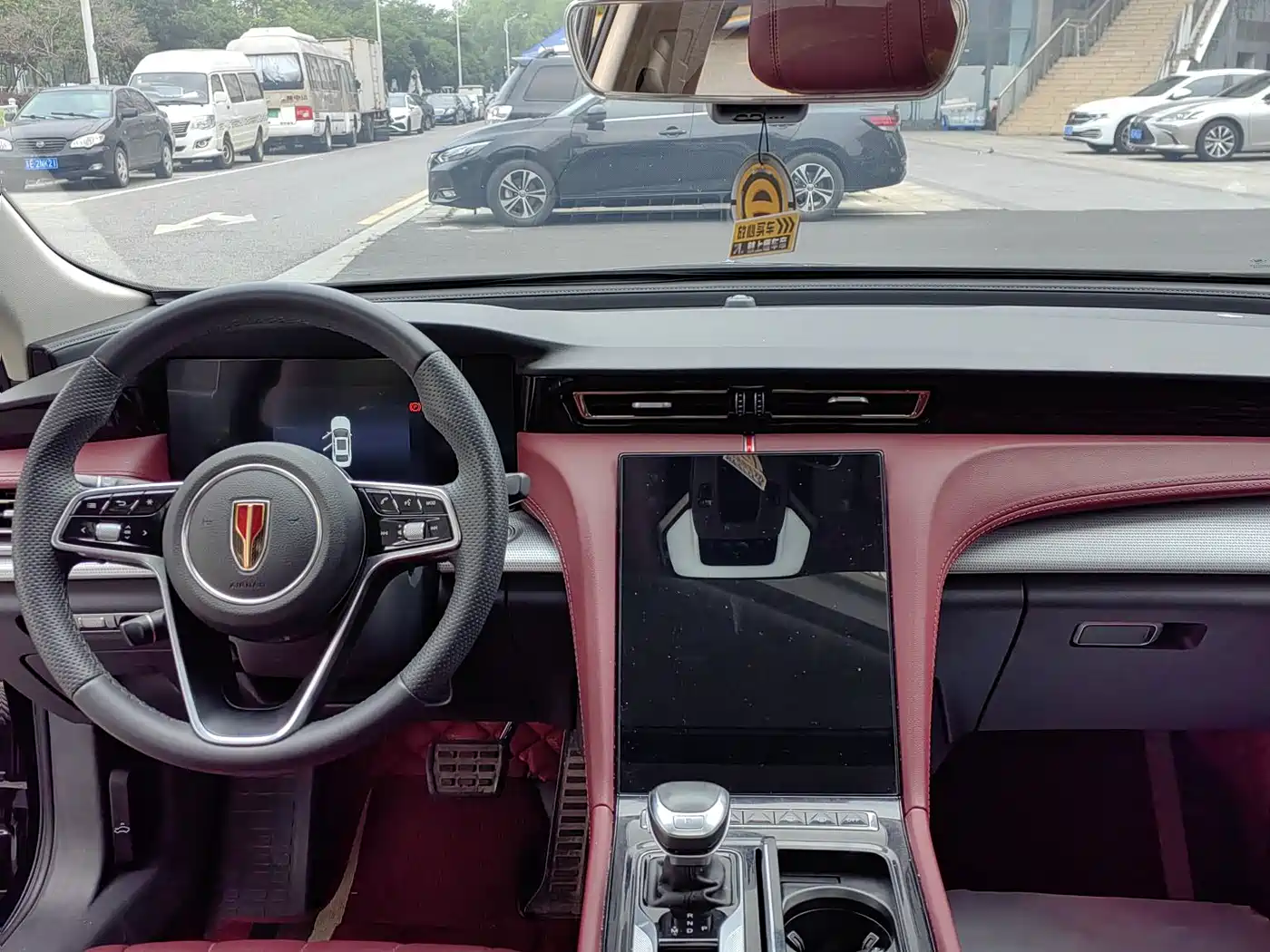 Hongqi H5 2024 1.5T DCT Smart Connect Flag Joy Edition фото 13
