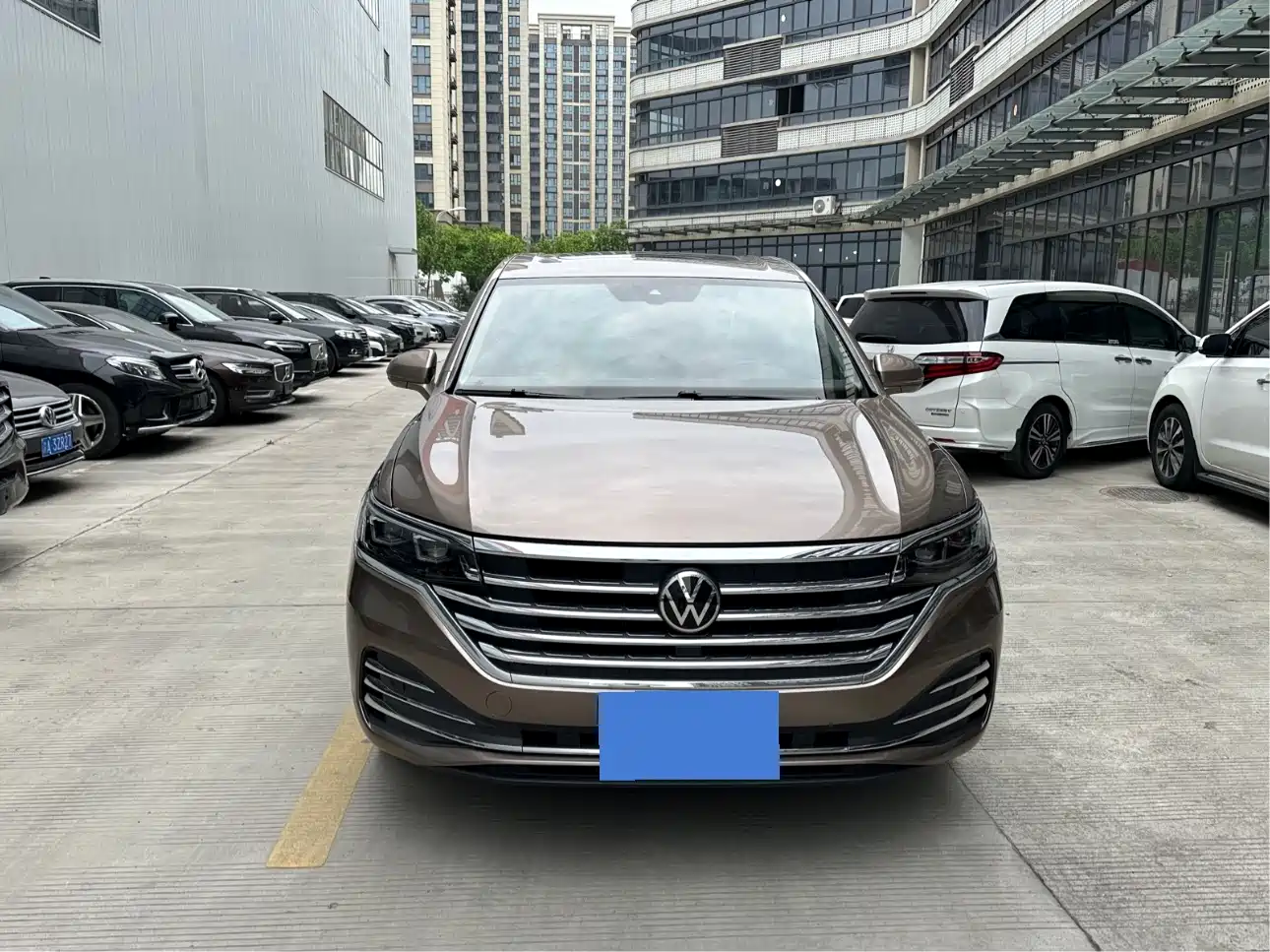 Volkswagen Viloran 2020 380TSI Premium фото 2