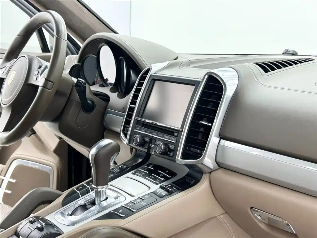 Porsche Cayenne 2011 Cayenne Turbo 4.8T фото 11