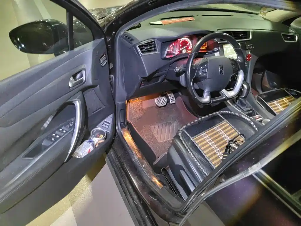 DS 5LS 2015 2014 1.6T Elegance THP160