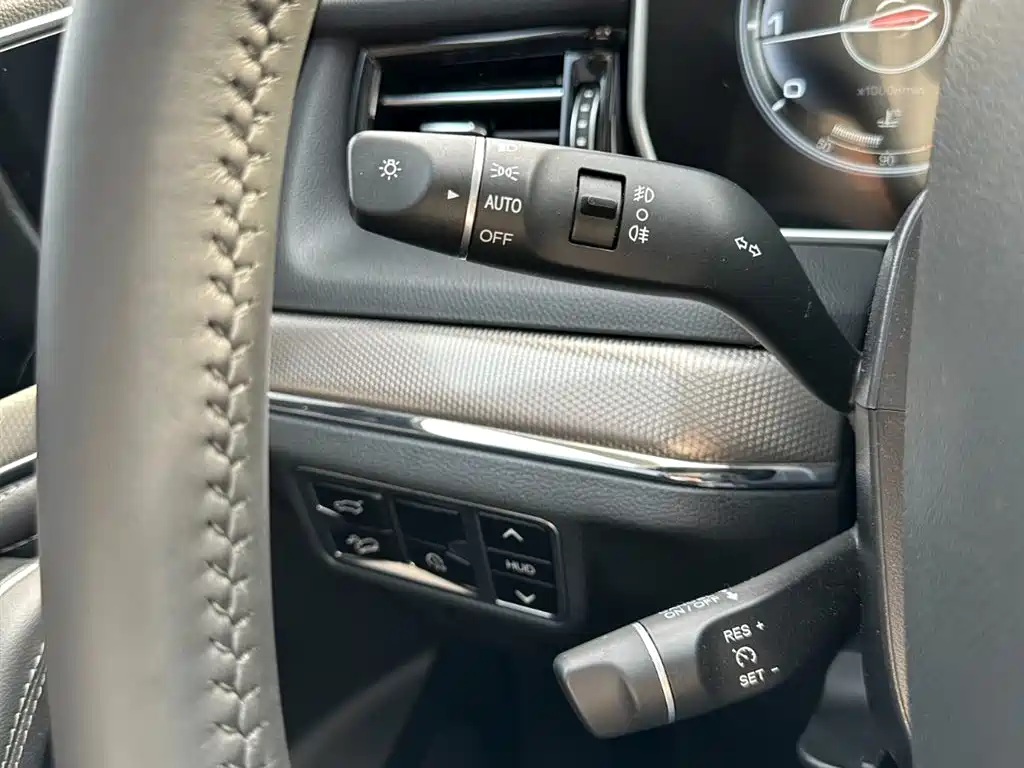 Hongqi HS5 2022 Facelift 2.0T Smart Flag Enjoyment AWD Edition фото 19