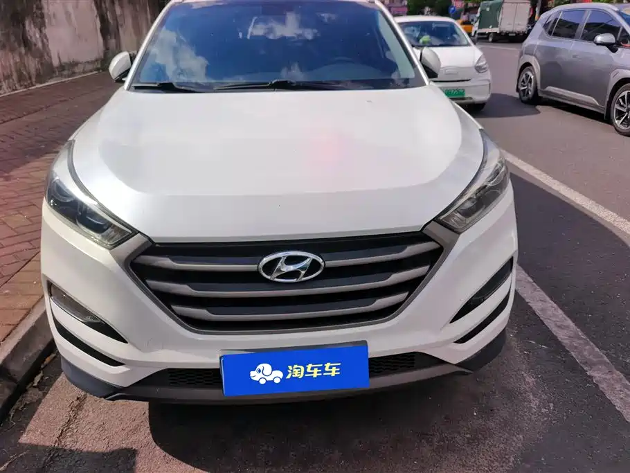 Hyundai Tucson 2015 1.6T Dual Clutch 2WD Smart фото 2