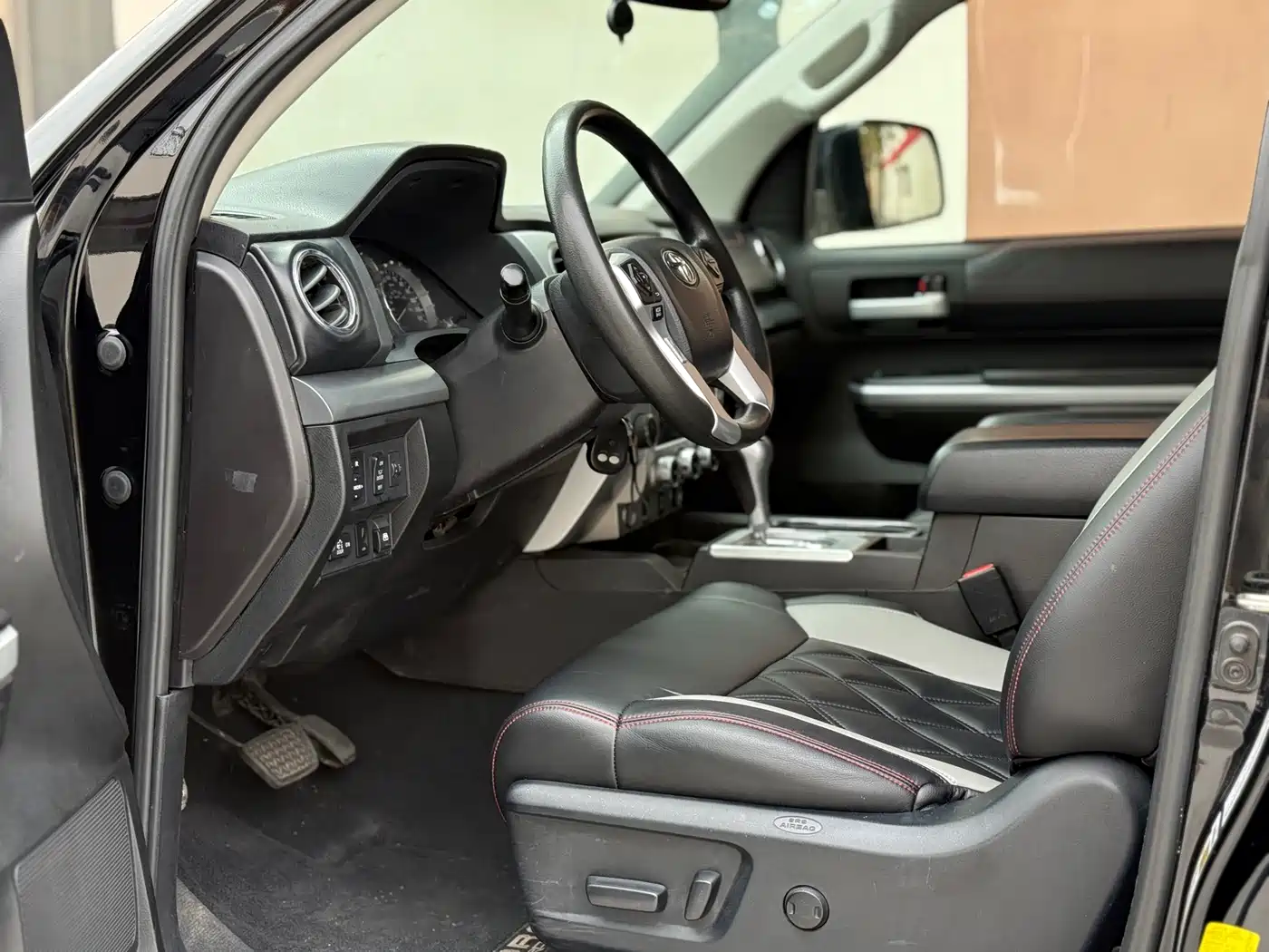 Toyota Tundra 2014 5.7L TRD Pro фото 8