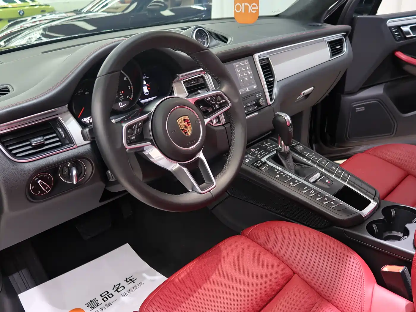 Porsche Macan 2016 Macan Turbo 3.6T фото 5
