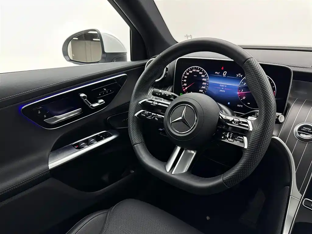 Mercedes-Benz GLC 2023 Facelift GLC 300 L 4MATIC Sport 5-Seater фото 10