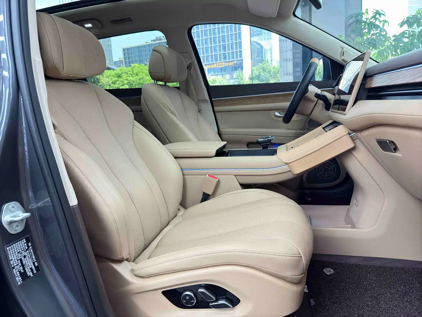 AITO Wenjie AITO M7 2024 1.5T Smart AWD Max Edition 5-Seater фото 12