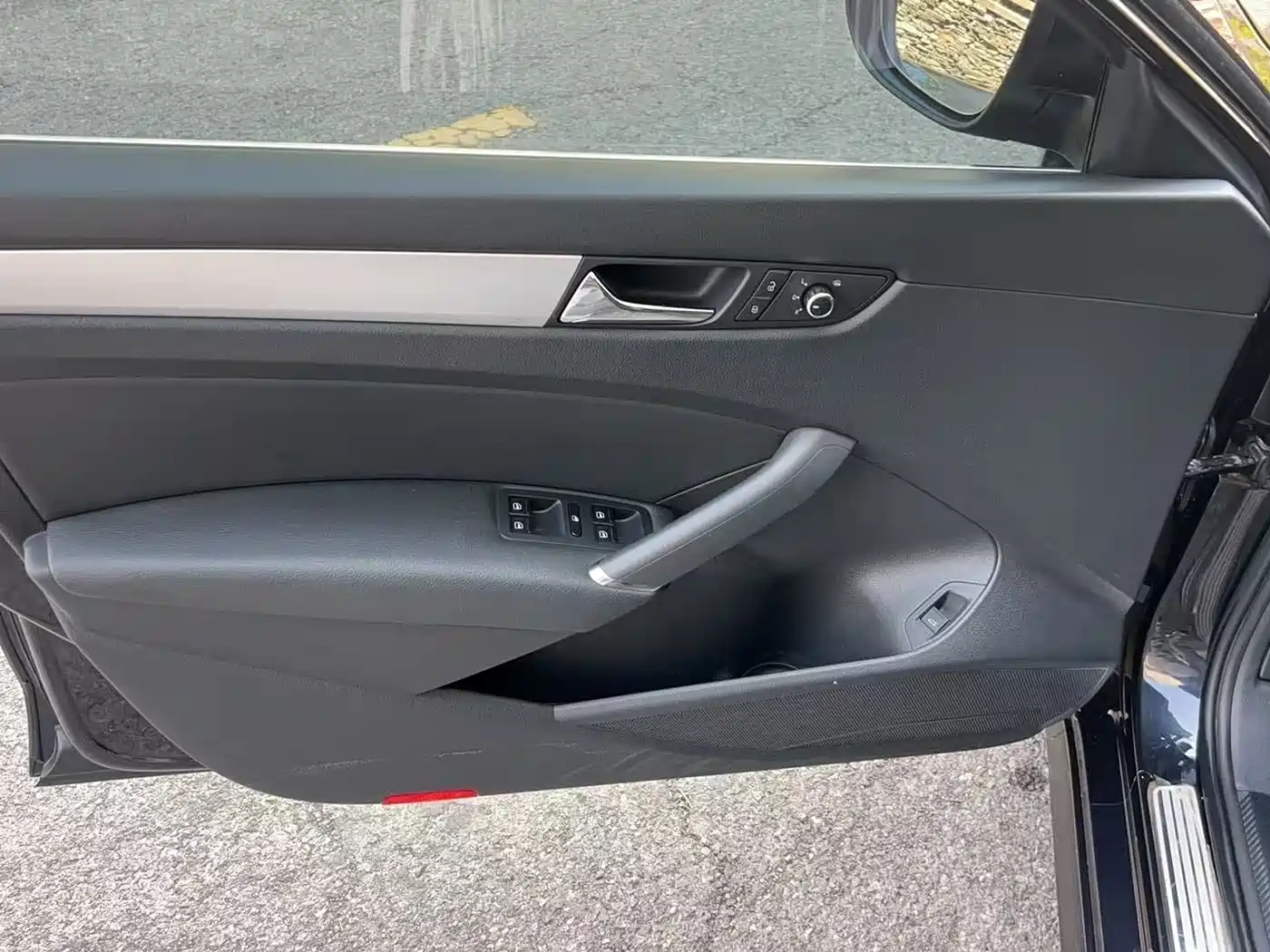 Volkswagen Passat 2014 1.8TSI DSG Luxury Edition фото 14