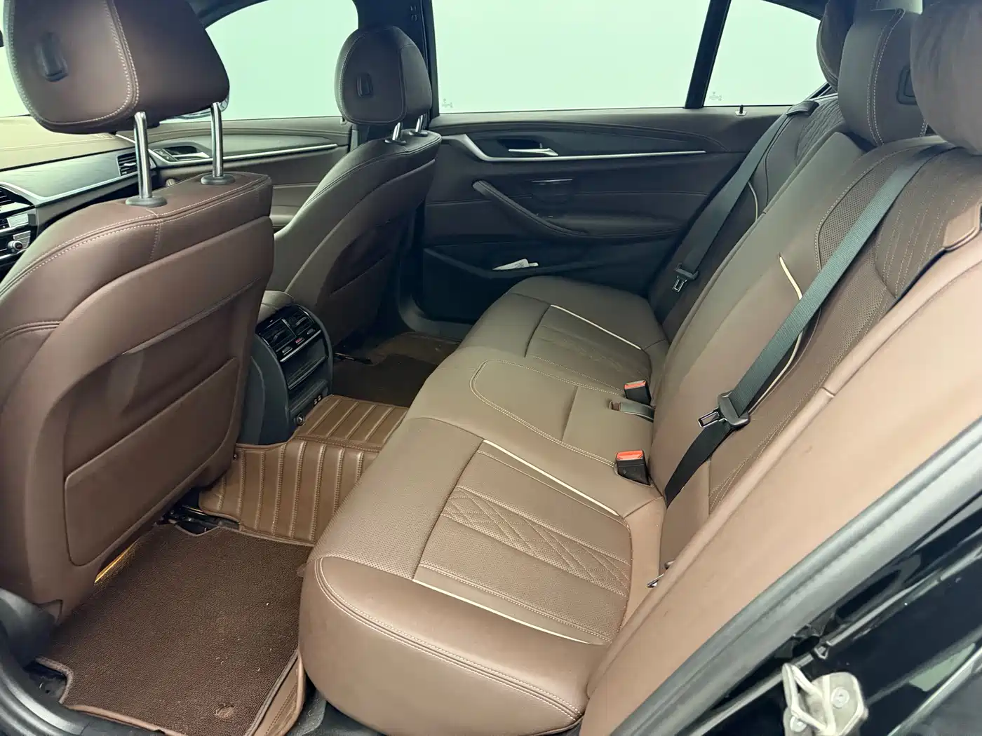 BMW 5 Series 2023 530Li Leading M Sport Package фото 11