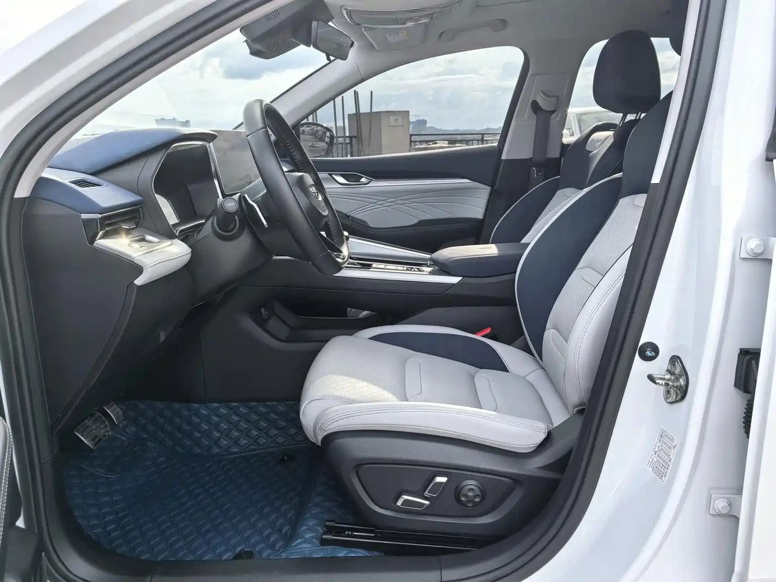 Фото 4 - Geely Preface