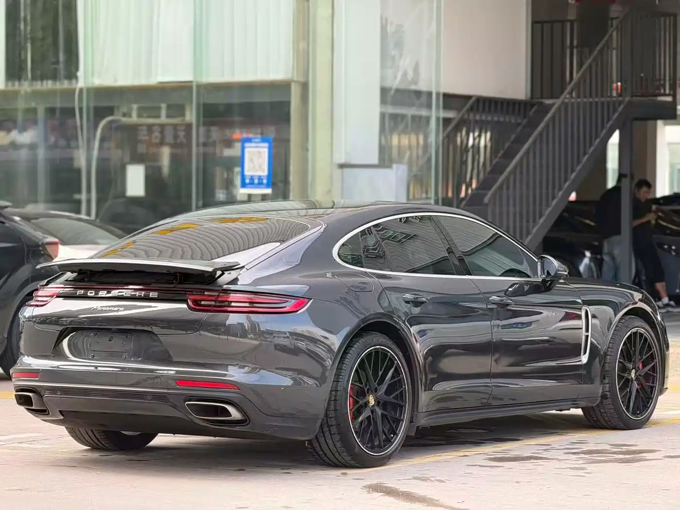 PORSCHE PANAMERA