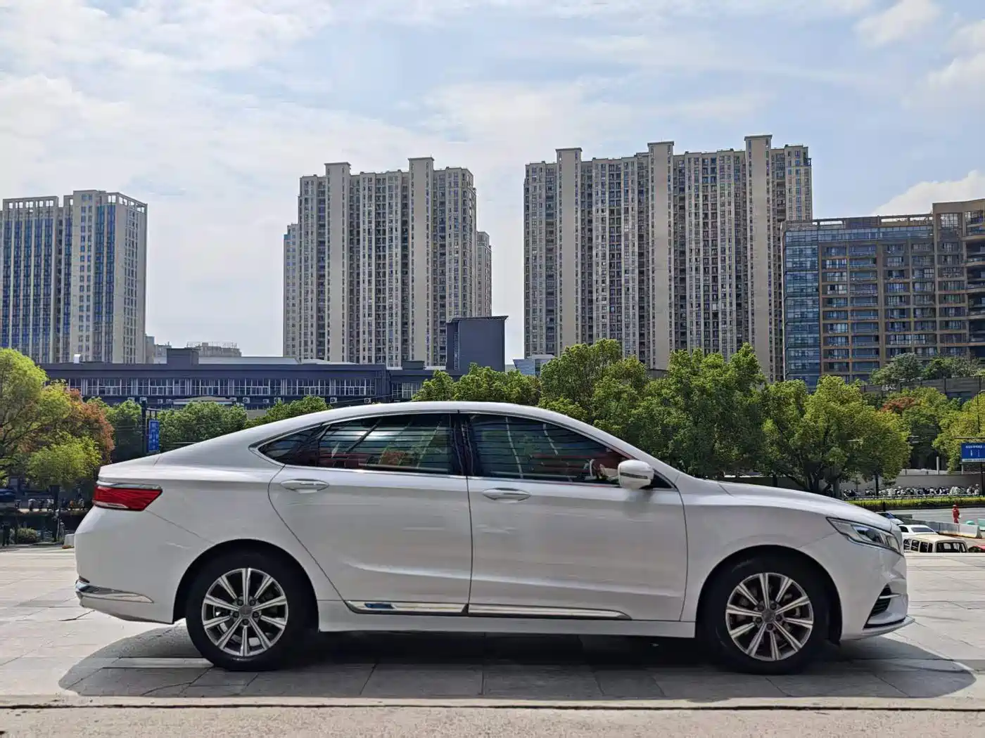 Geely Borui PHEV 2018 2018 1.5T PHEV Premium Edition