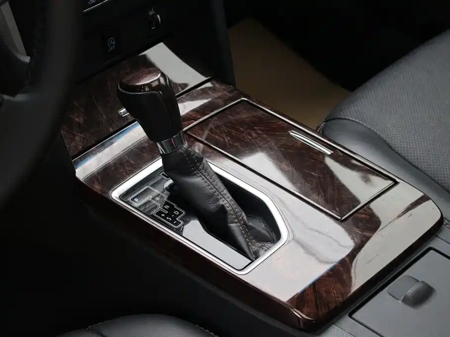 Toyota Camry 2016 2.0G 10th Anniversary Leading Edition фото 15