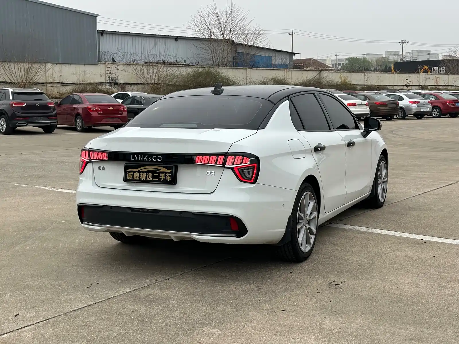 Фото 9 - Lynk & Co 03