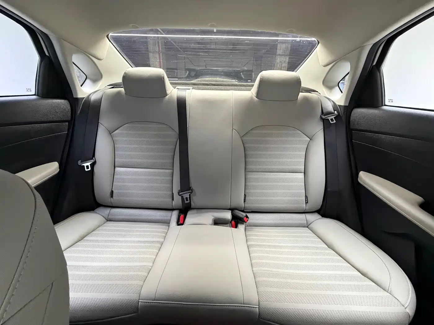 Kia K3 2023 Model 1.5L CVT Luxury Edition фото 14