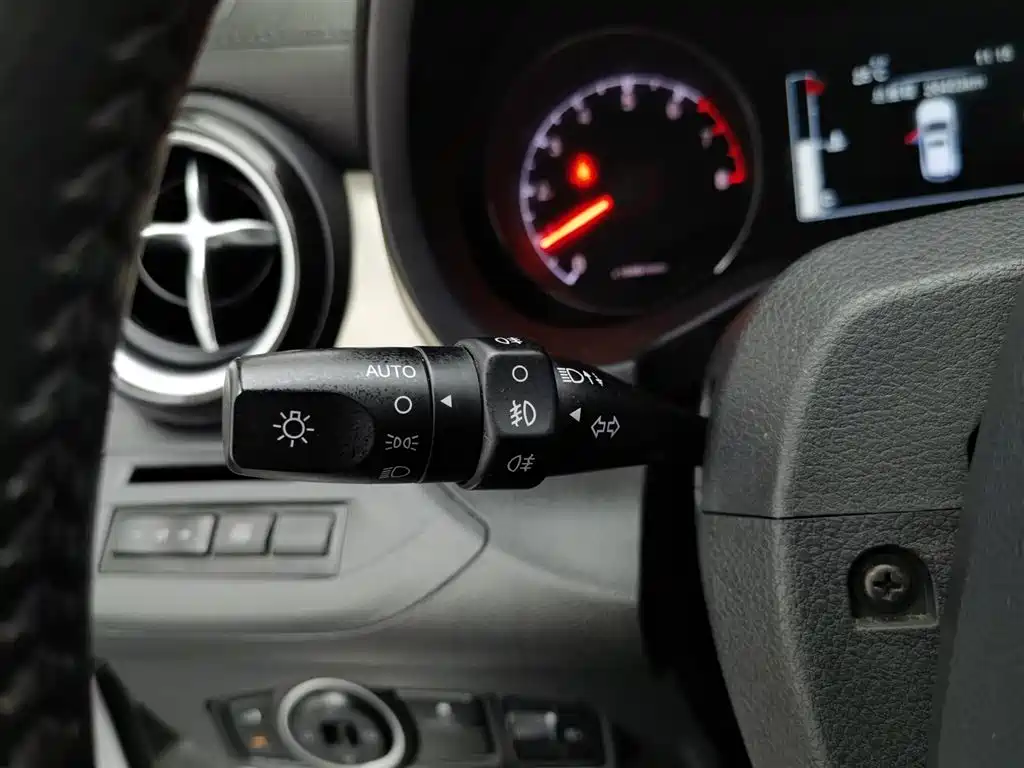 BYD Song 2016 Unrivaled Edition 1.5TI Manual Elite Edition фото 21