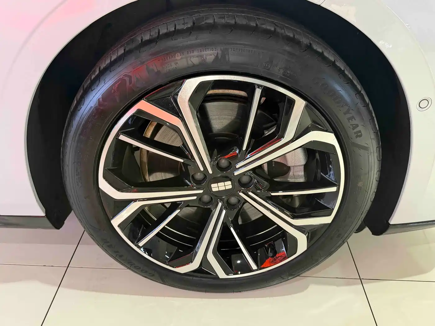 Geely Galaxy Galaxy E8 2025 700km Long Voyage Smart Drive Edition фото 20