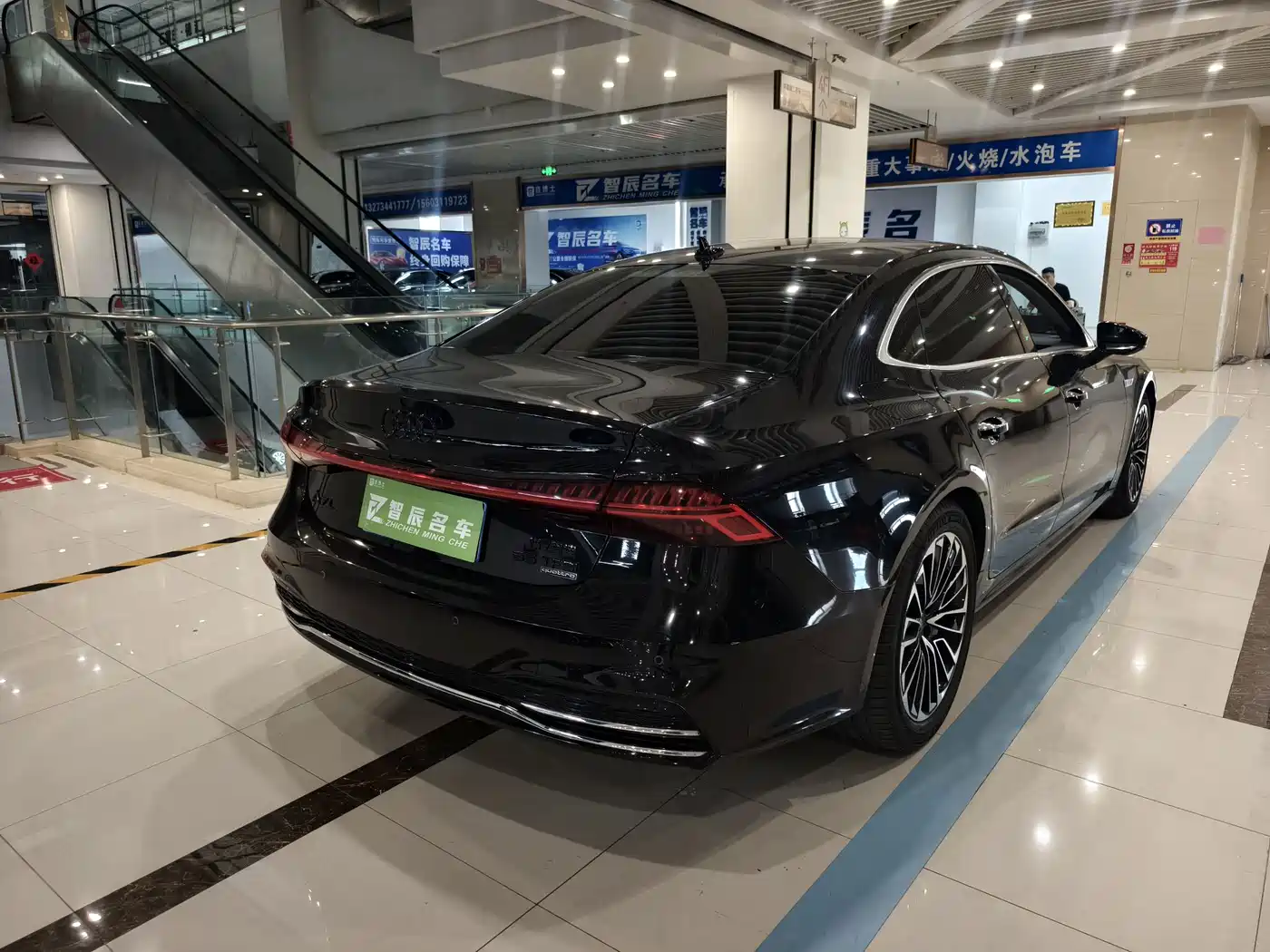 Фото 10 - Audi A7L