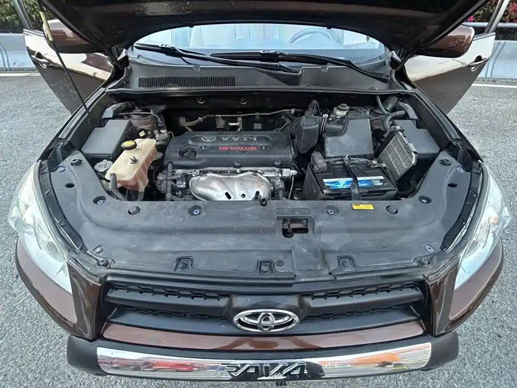 Toyota RAV4 Rongfang 2011 2.0L Automatic Classic Edition фото 14