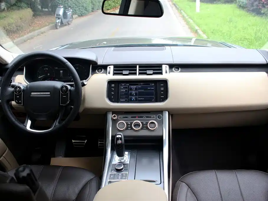 Photo 12 - Land Rover Range Rover Sport