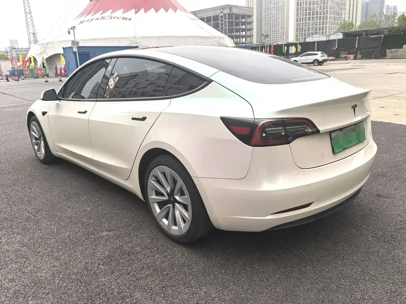 TESLA MODEL 3