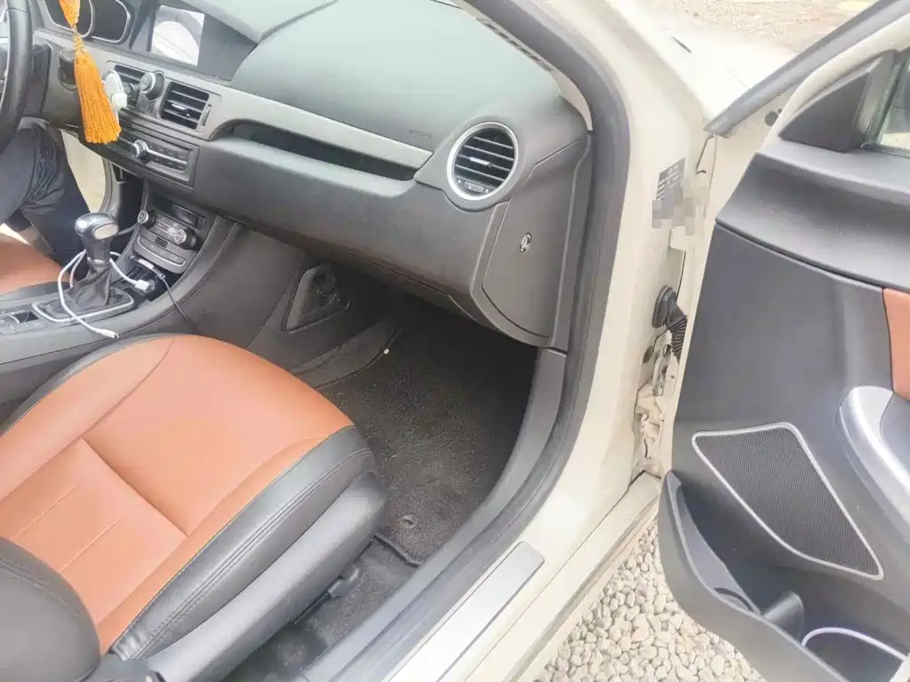 Roewe e550 2016 2016 Flagship Edition