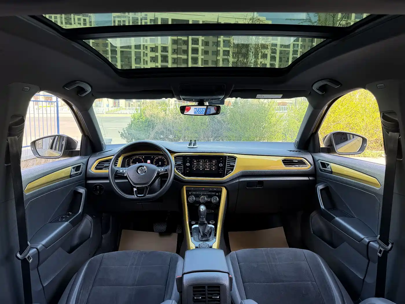 VOLKSWAGEN T ROC EXPLORING SONGS