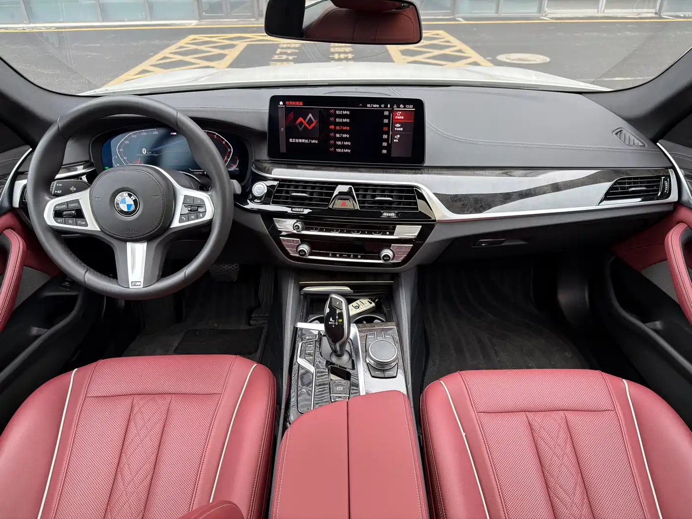 BMW 5 Series 2022 525Li M Sport Package фото 10