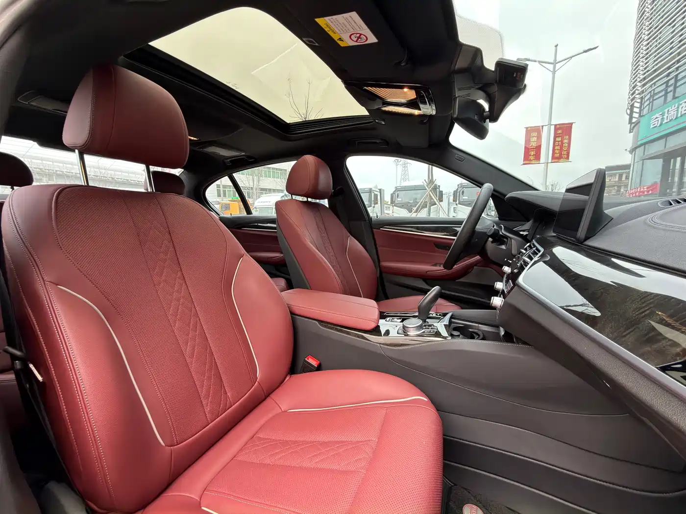 BMW 5 Series 2022 525Li M Sport Package фото 15