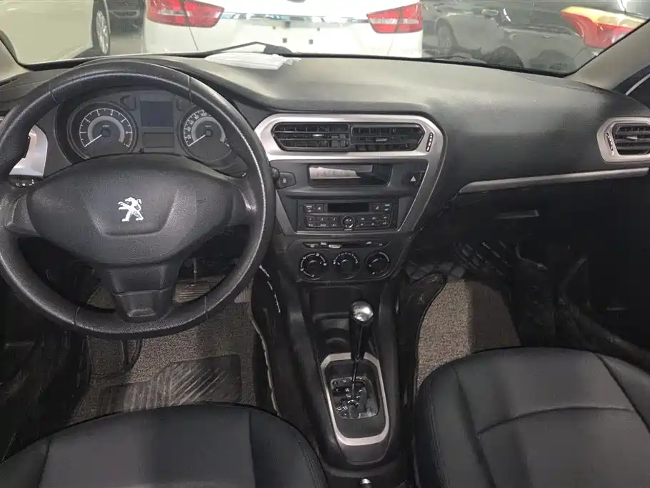 Peugeot 301 2014 1.6L Automatic Comfort Edition фото 12
