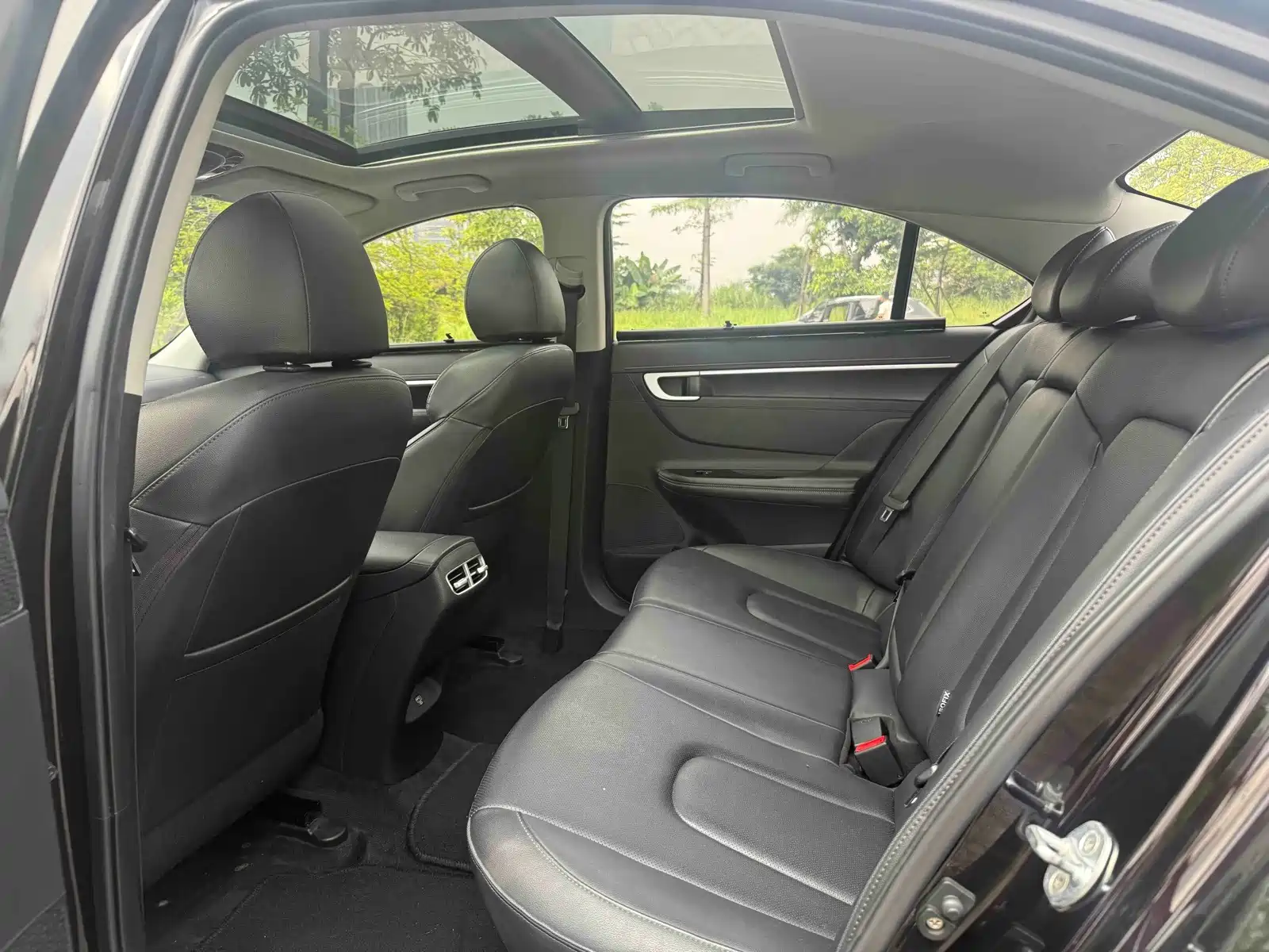 Photo 5 - Hyundai Mistra