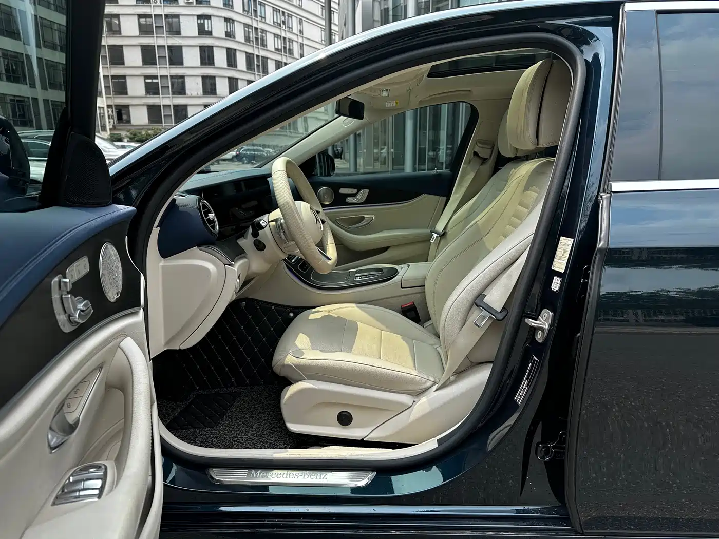 Mercedes-Benz E-Class 2023 E 300 L Sport Luxury фото 9